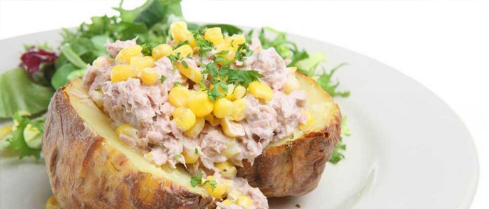 Baked Potato With Cheese & Sweetcorn 