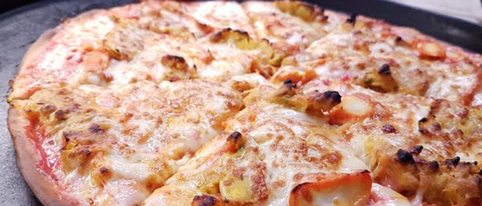Chicken Pakora & Cheese Pizza  10" 
